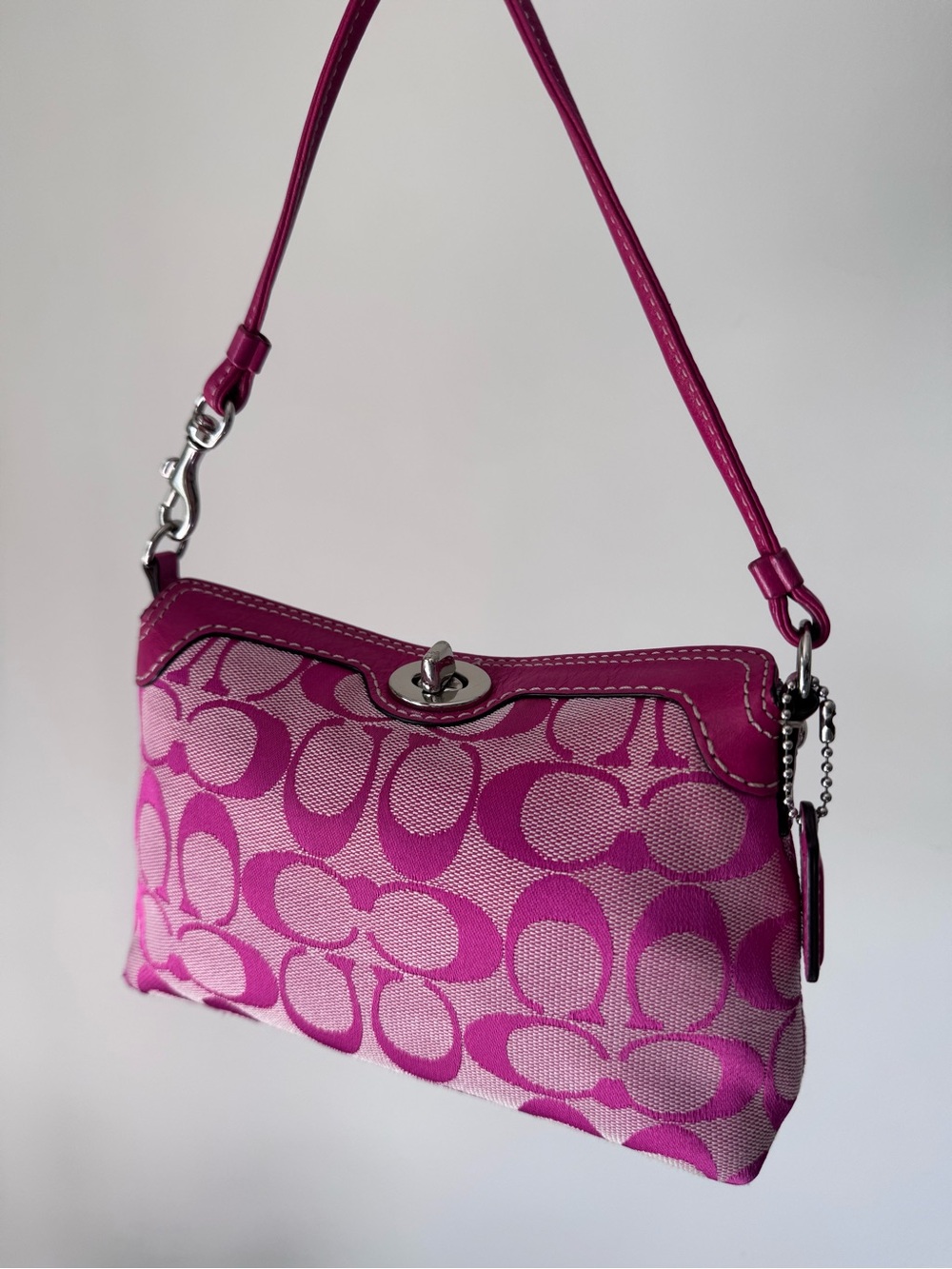 Y2K Coach Hot Pink Mini Turnlock - Picture 2 of 10